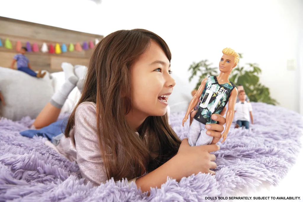 Barbie Ken Fashionistas Puppe Im Sportoutfit – Bild 3