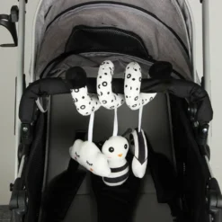 Biene Spiral Hängend Krippe Bett Herum Mit Glocke Spielzeug Baby Schwarz Weiß Eye Sensing Quietscher Puppe Babyspielzeug