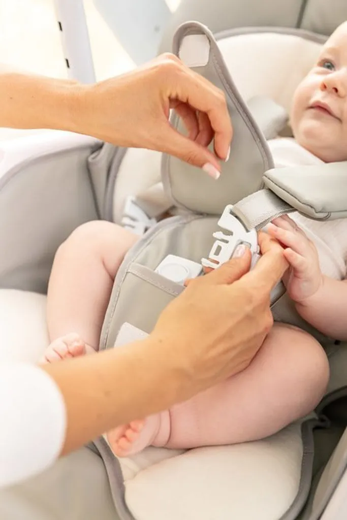 Fütterungsstuhl + Indigo Hellgrau Schwung – Bild 5